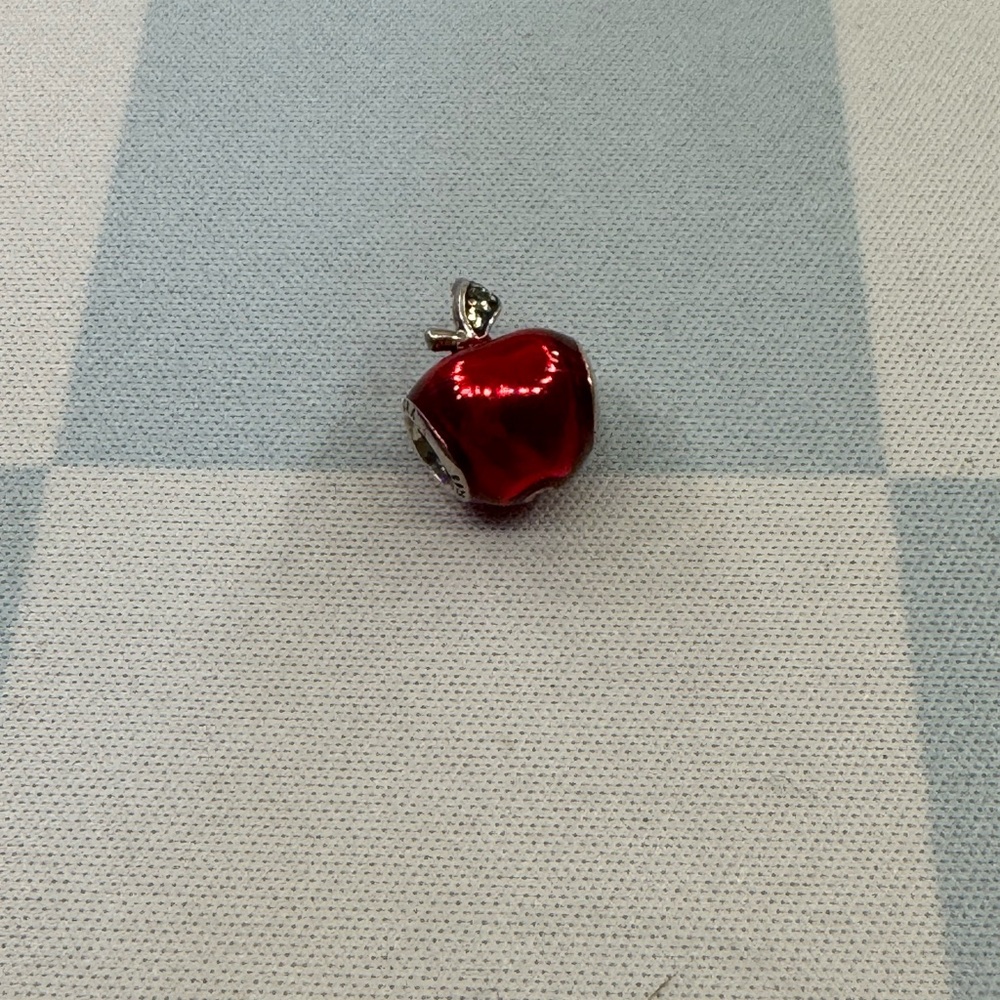 Pandora Disney Snow White Red Apple Enamel - Picture 2 of 6